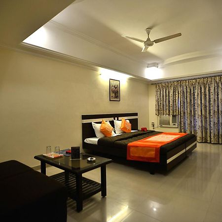 Hotel Alpha Vadodara Exterior foto