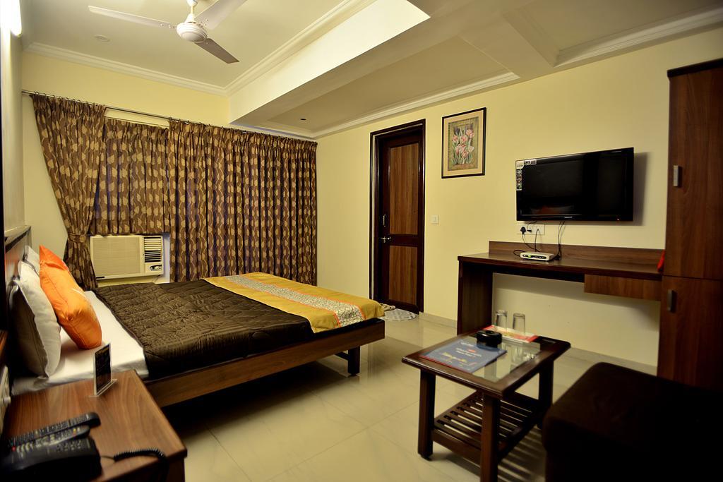 Hotel Alpha Vadodara Exterior foto