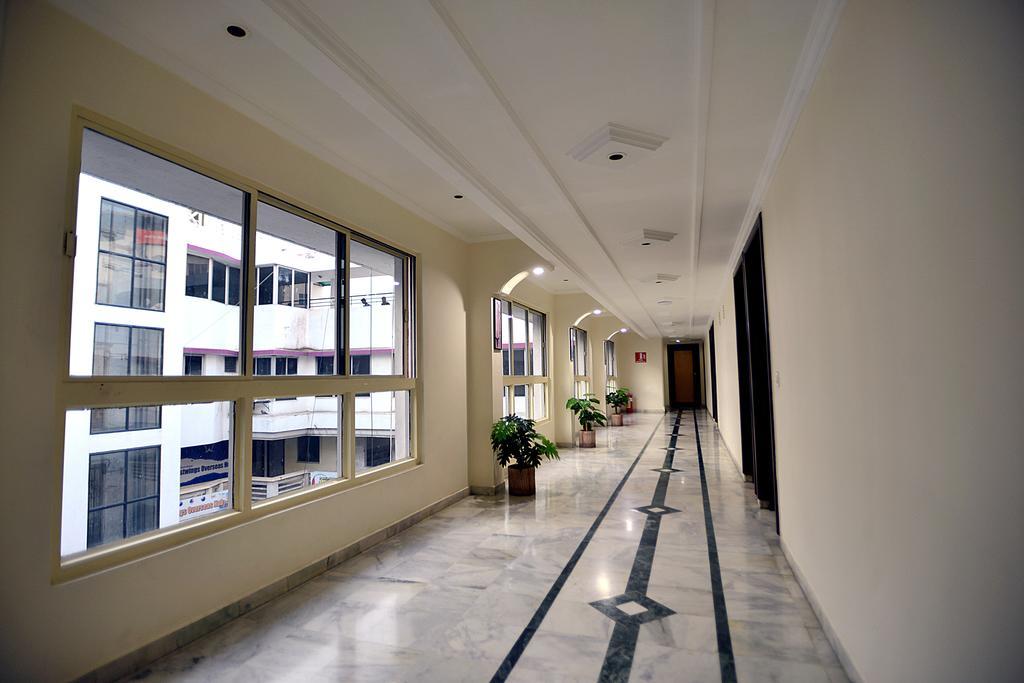 Hotel Alpha Vadodara Exterior foto