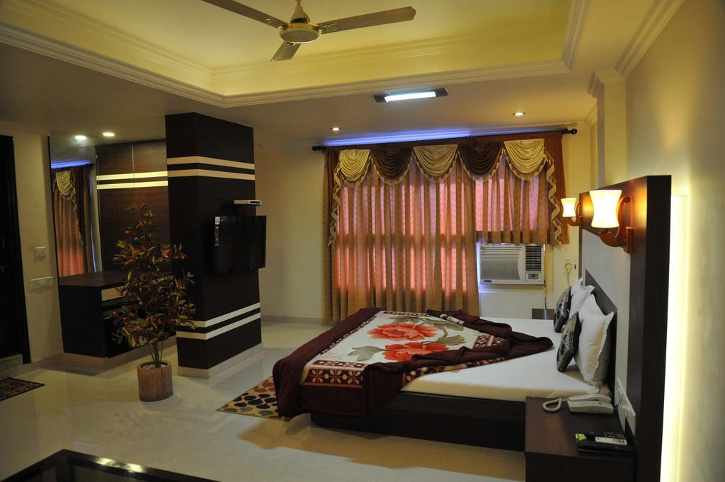 Hotel Alpha Vadodara Zimmer foto